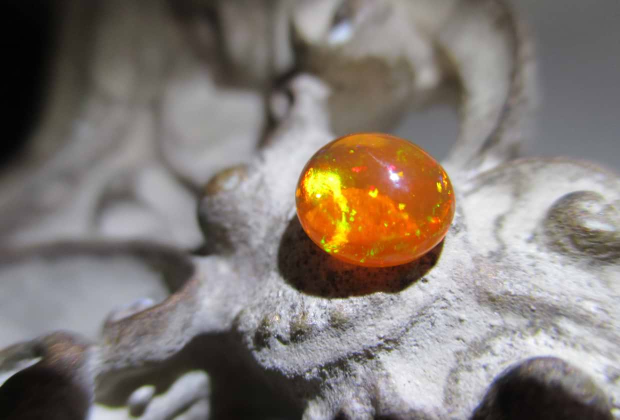 ファイヤーオパール シルバーピアス 原石 結晶 水晶 パワーストーン 天然石 ファイヤーオパール シルバーピアス 原石 結晶 水晶 パワーストーン