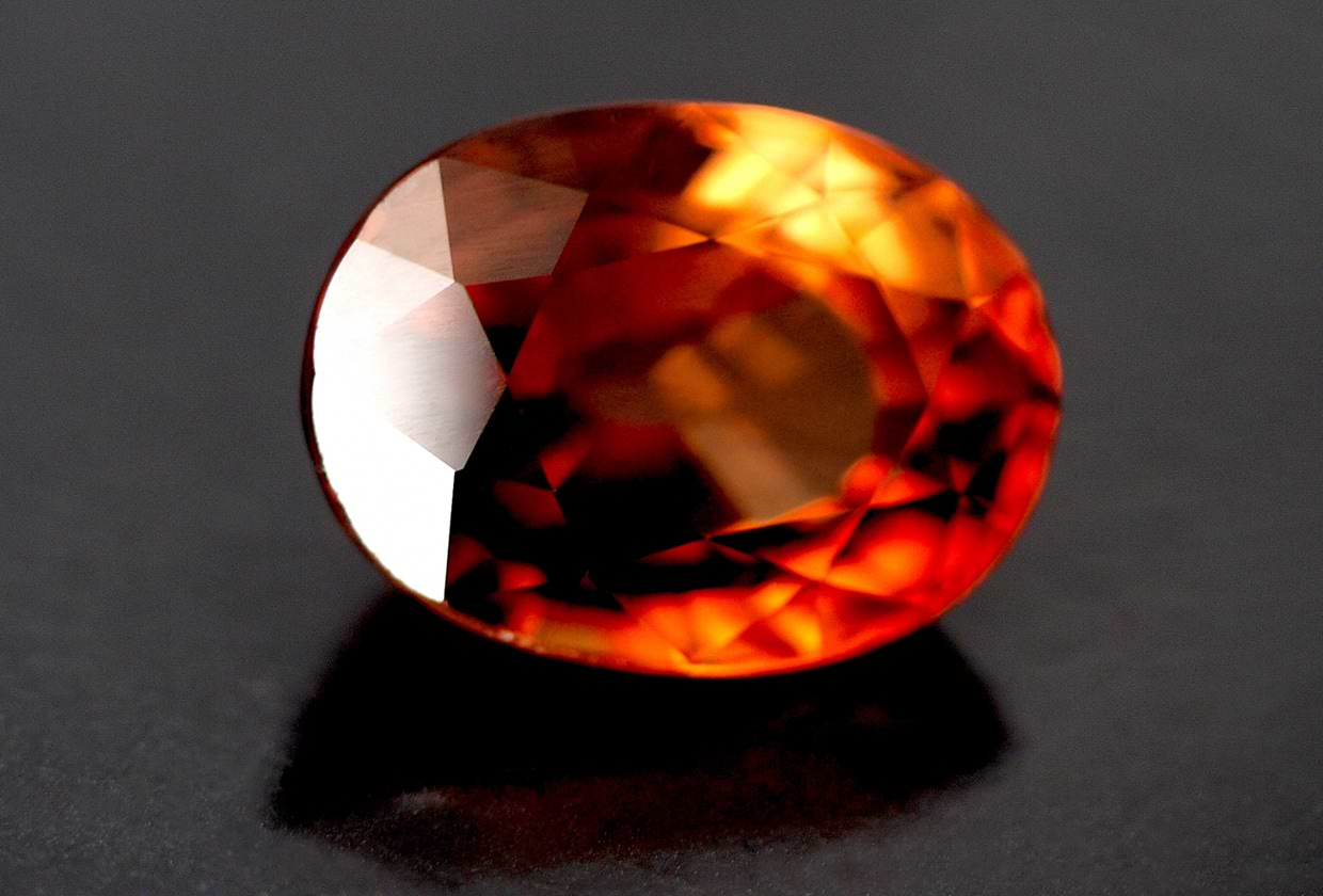 マライアガーネット(マラヤ、ウンバライト、マヘンゲガーネット)／Malaya Garnet(Umbalite、Mahenge Garnet)