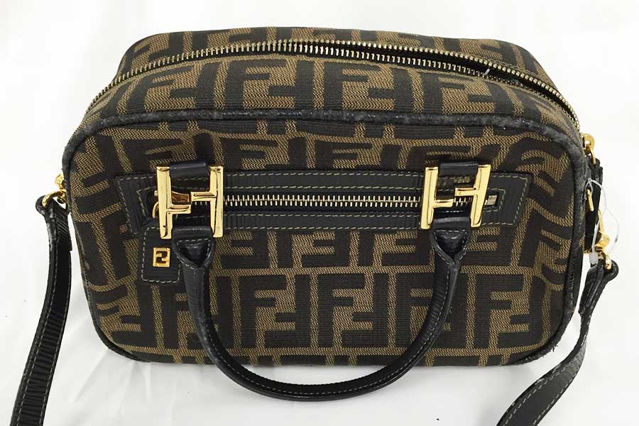 フェンディ　ズッカ　２wayバッグ　111　262620.　069