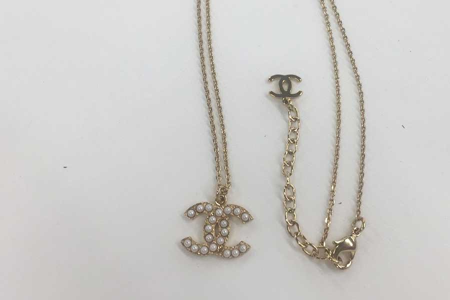 シャネル ネックレス I20 B