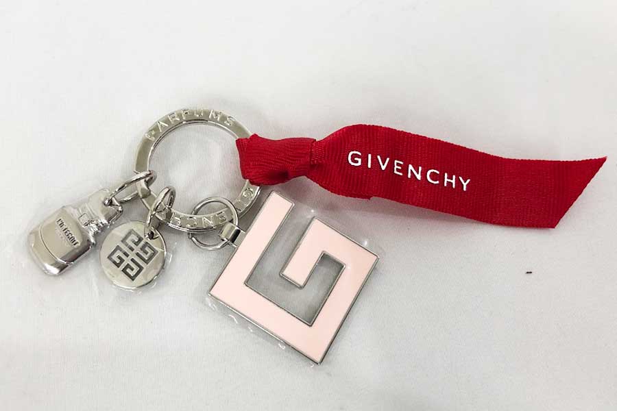 GIVENCHY ネクタイピンカフスセット の買取実績｜最新相場で高価