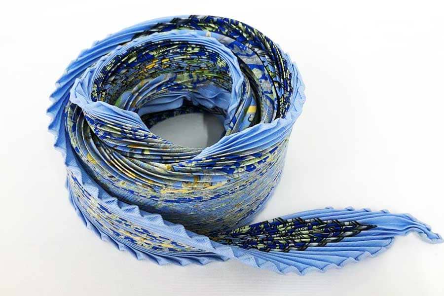 エルメス スカーフ 水色系、蛇腹