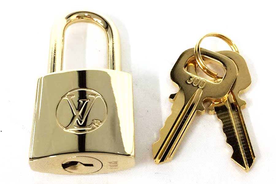 ルイ・ヴィトン　カデナ