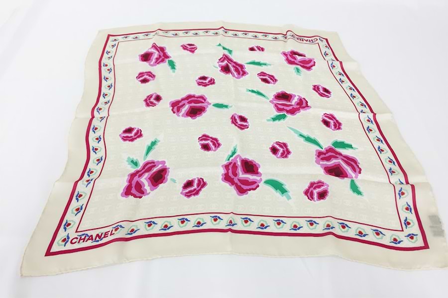 シャネル スカーフ 白