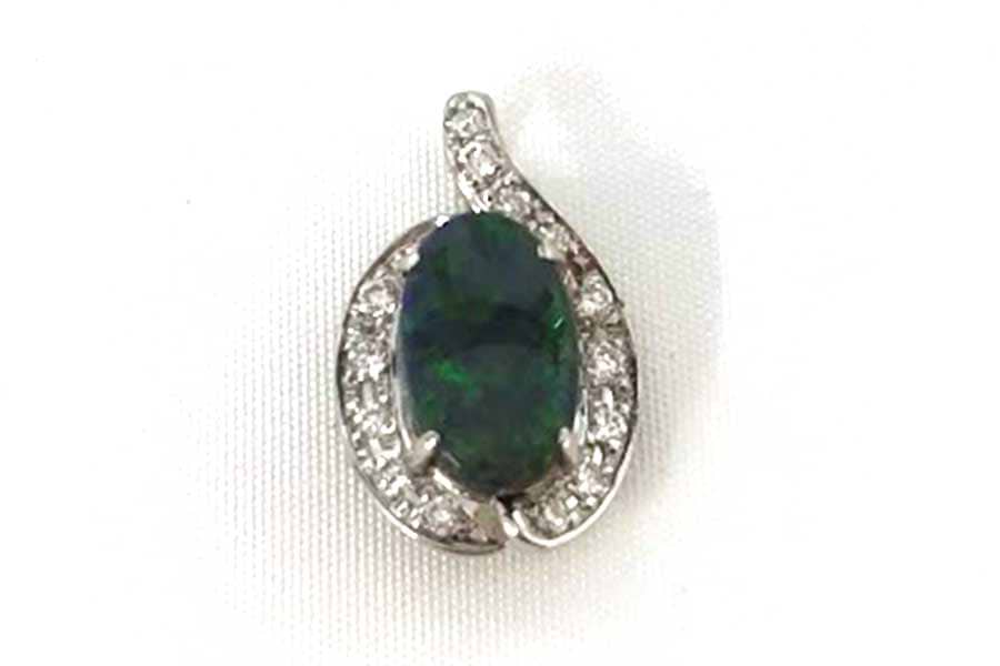 PT900ペンダントトップ　石目1.31 / 0.16ct