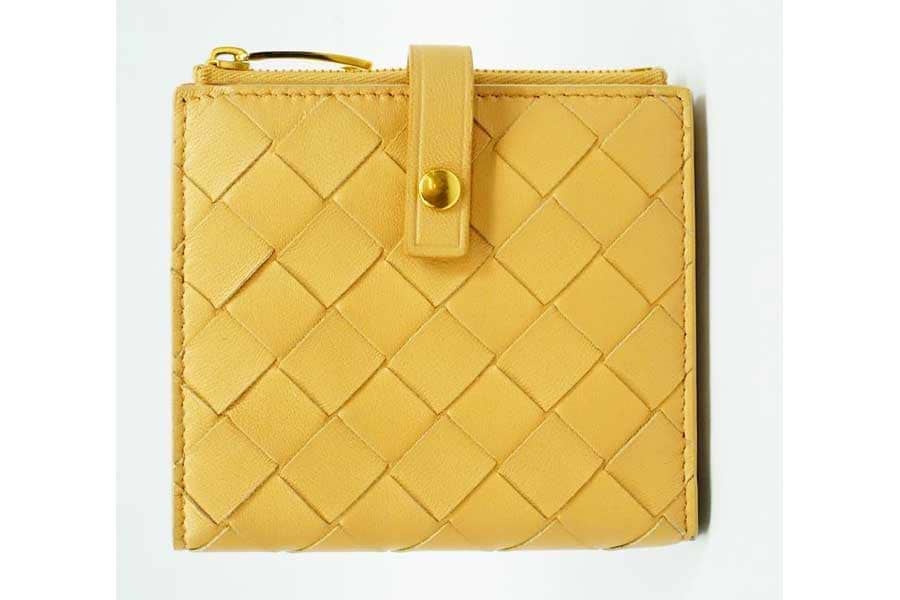 ボッテガヴェネタ 二つ折り長財布