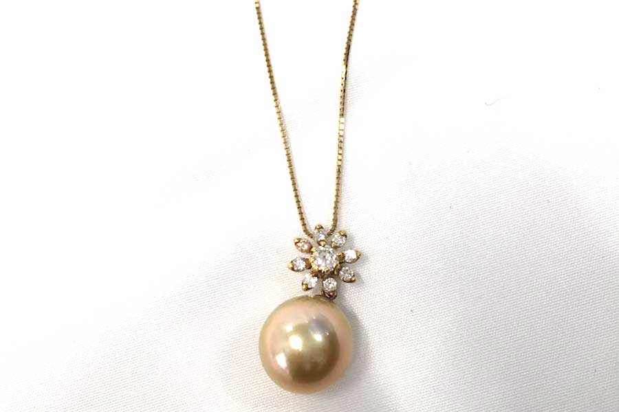 花型ダイヤ付きネックレス　K18刻印