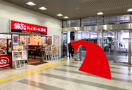 銀だこを左折します。