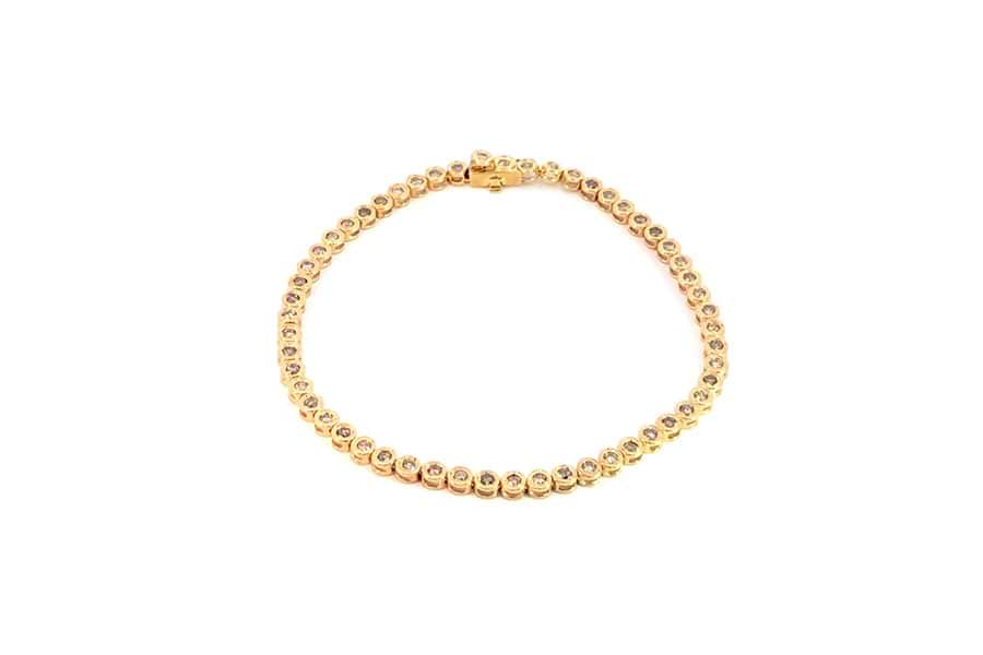 テニスブレスレット買い取ります ダイヤモンド計2.11ct 18金 テニス 
