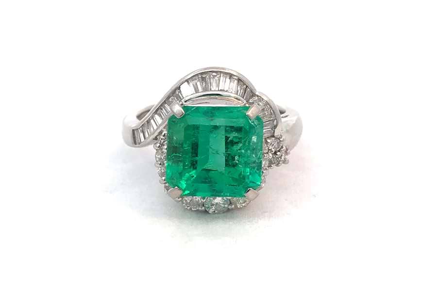 リング Pt900 約14号 エメラルド4.27ct ダイヤ0.82ct の買取実績｜最新 