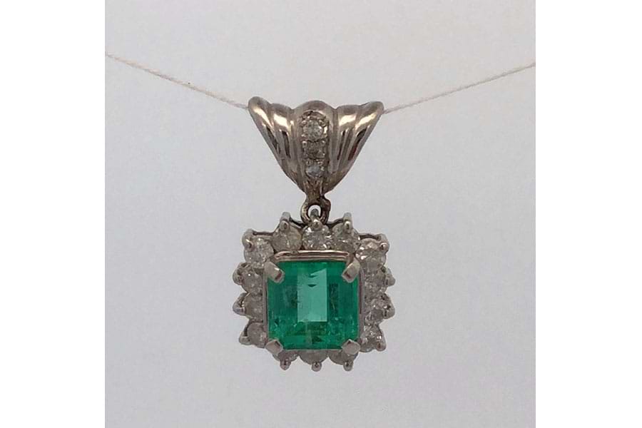 ネックレストップ Pt900 緑色石1.14ct ダイヤ0.52ct の買取実績｜最新 