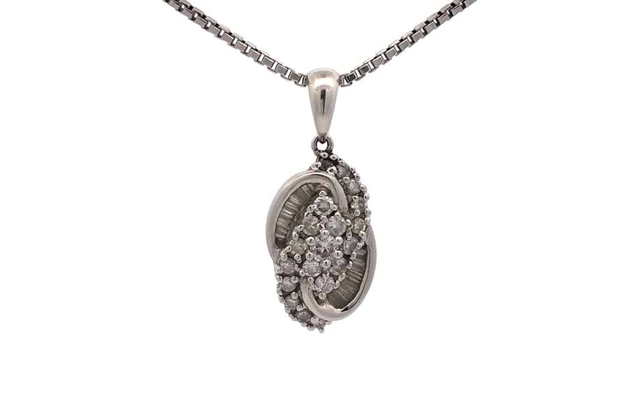 ネックレス Pt900,Pt850 全長約46.1cm ダイヤ0.512ct ダイヤ0.502ct の  