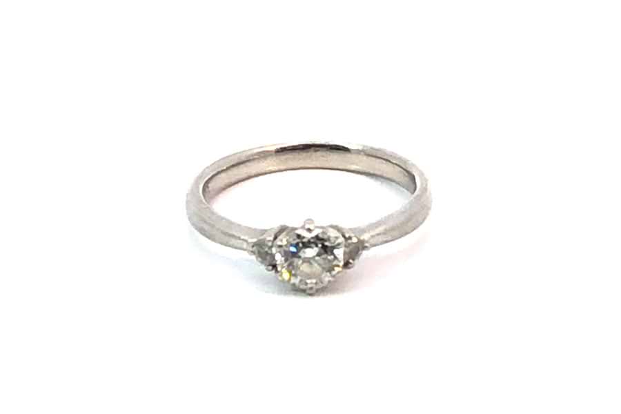 ダイヤモンド リング D0.502ct Pt900 15号 中古 指輪 アクセサリー レディース 女性 婦人 DIAMOND リング Pt900 約8.5号 ダイヤ0.502ct ダイヤ0.08ct の買取実績｜最新