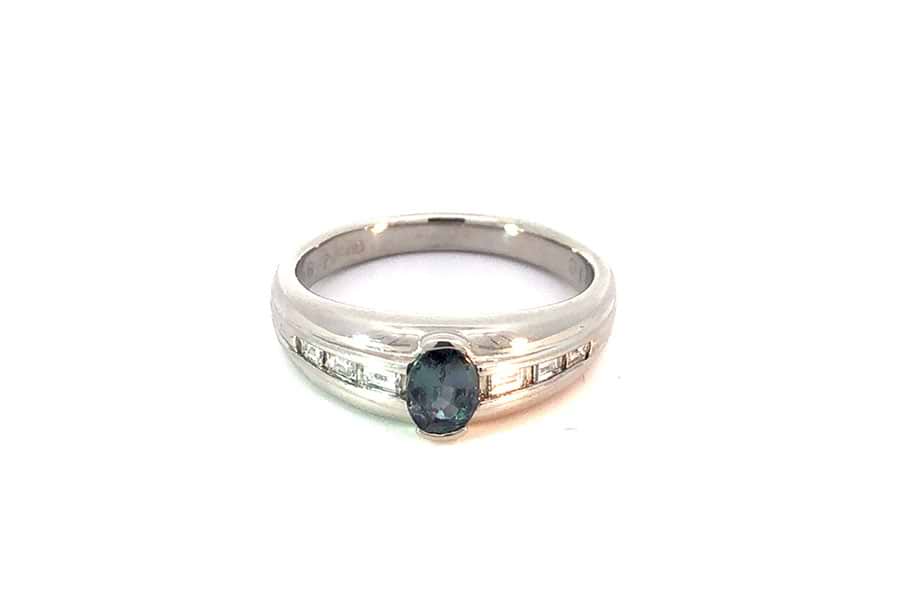 リング Pt900 約12号 アレキサンドライト0.36ct ダイヤ0.16ct の買取 