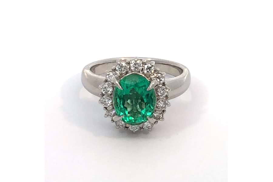 リング Pt900 約12号 エメラルド1.95ct ダイヤ0.40ct の買取実績｜最新 