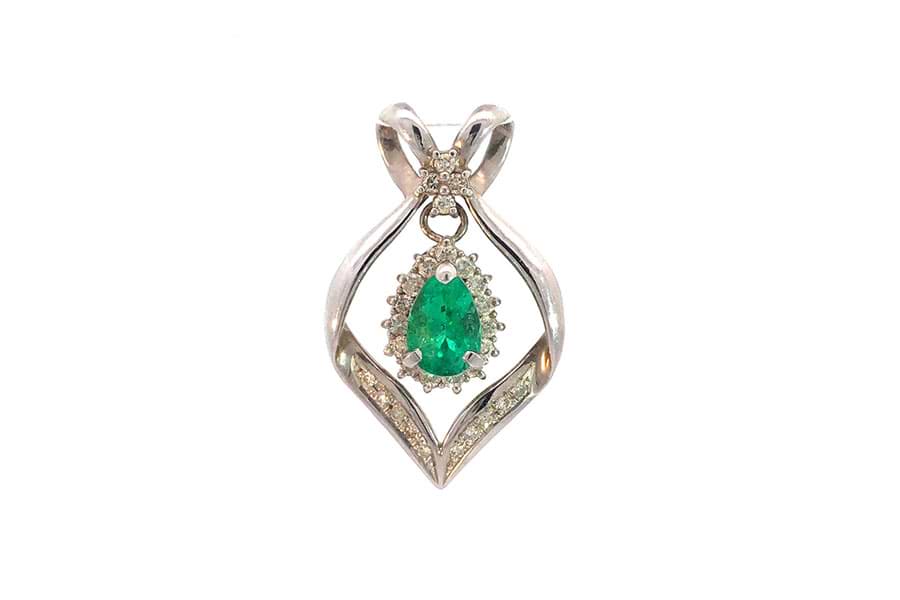 ネックレストップ Pt900 エメラルド1.14ct ダイヤ0.47ct の買取実績 