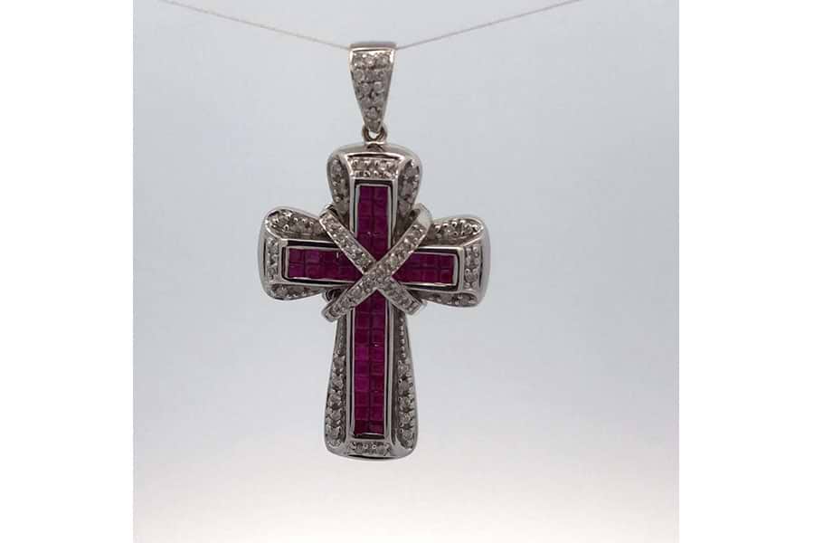 ネックレストップ K18WG 赤色石1.50ct ダイヤ0.37ct の買取実績｜最新  