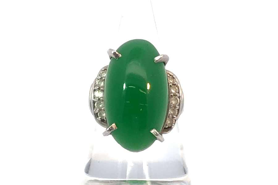 リング Pt900 約12.5号 緑色石約22.4×12.6mm ダイヤ0.33ct の買取実績 
