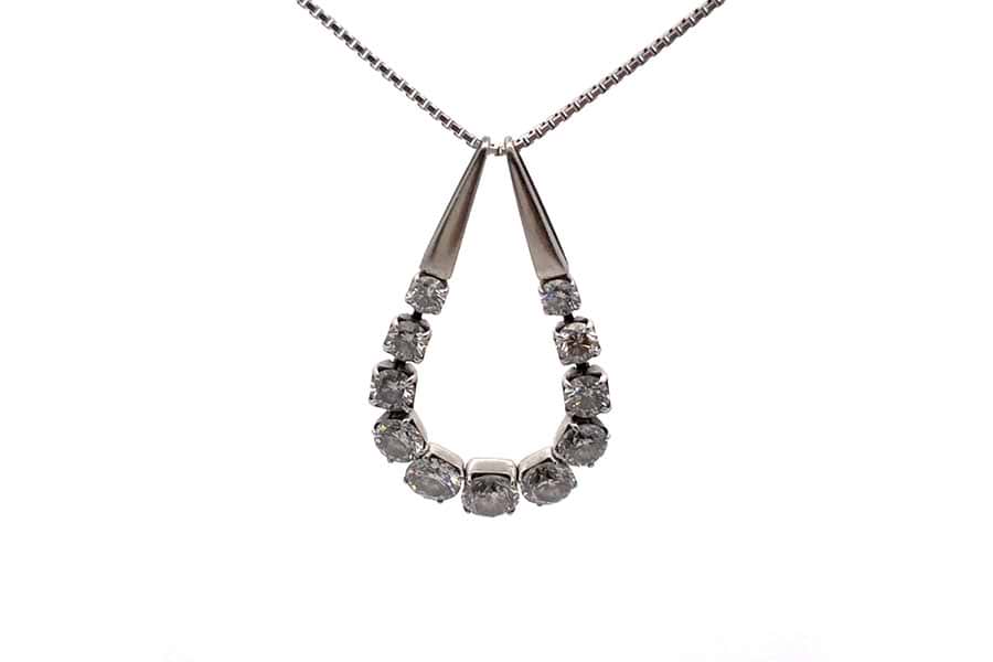 ネックレス Pt900,Pt850 全長約46.2cm ダイヤ2.01ct の買取実績｜最新 