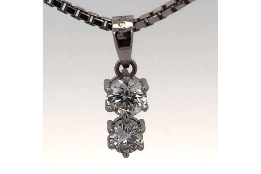 ネックレス Pt900,Pt850 全長約42.4㎝ ダイヤ0.57ct ダイヤ0.26ct の  