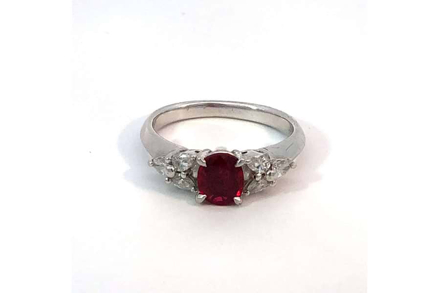 リング Pt900 約10号 赤色石1.04ct ダイヤ0.39ct の買取実績｜最新相場 