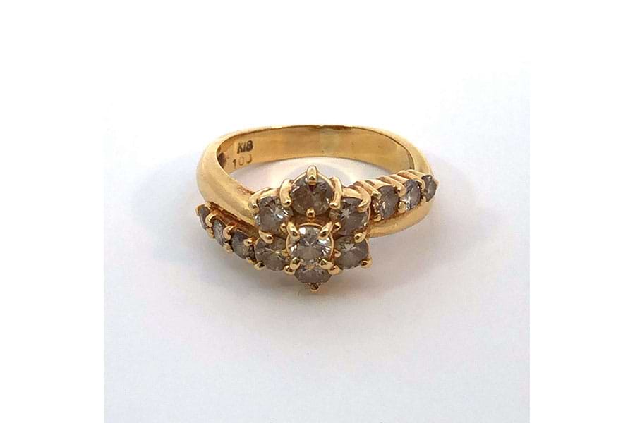 イコー質店 Pt900 ☆高品質ダイヤ 合計0.70ct V字デザインリング
