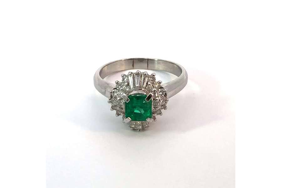 リング Pt900 約14号 緑色石0.71ct ダイヤ0.51ct の買取実績