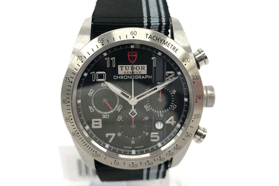 グッチ Gタイムレス 126.2 18804812 クォーツ SS 黒 の買取実績