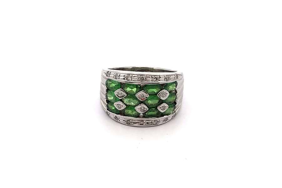 リング Pt900 約17号 緑色石2.55ct ダイヤ0.25ct$2 の買取実績