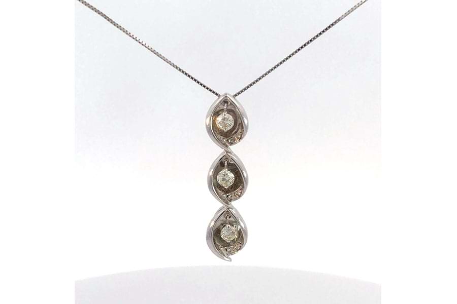 ネックレス K18WG 全長約44.7㎝ ダイヤ0.572ct ダイヤ0.04ct の