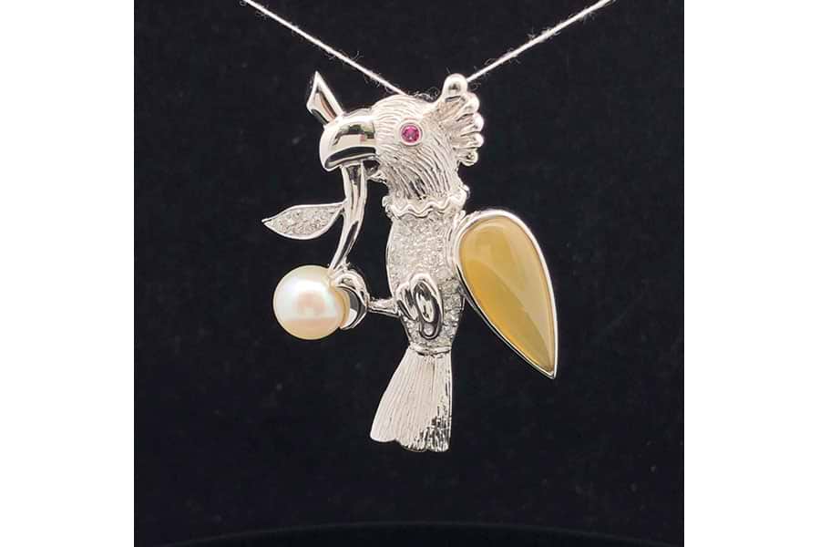 ペンダントブローチ K18WG 黄色石5.19ct ダイヤ0.52ct 赤色石