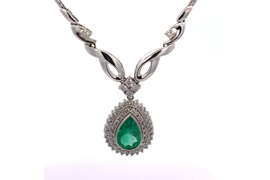ネックレス Pt900,Pt850 全長約45.0cm エメラルド0.74ct ダイヤ
