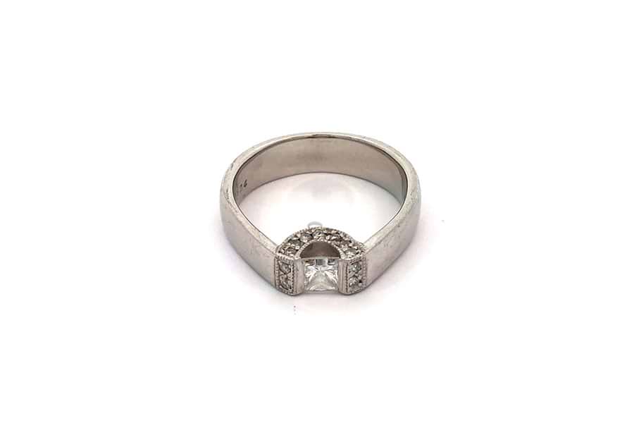 リング Pt900 約10.5号 ダイヤ0.324ct ダイヤ0.15ct の買取実績