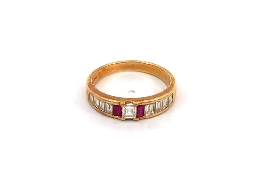 リング K18 約14号 ダイヤ1.00ct 赤色石0.21ct の買取実績｜最新