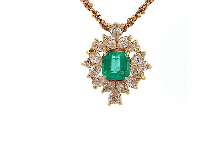 ネックレス K18,750 全長約41.4cm エメラルド2.15ct ダイヤ1.96ct の 