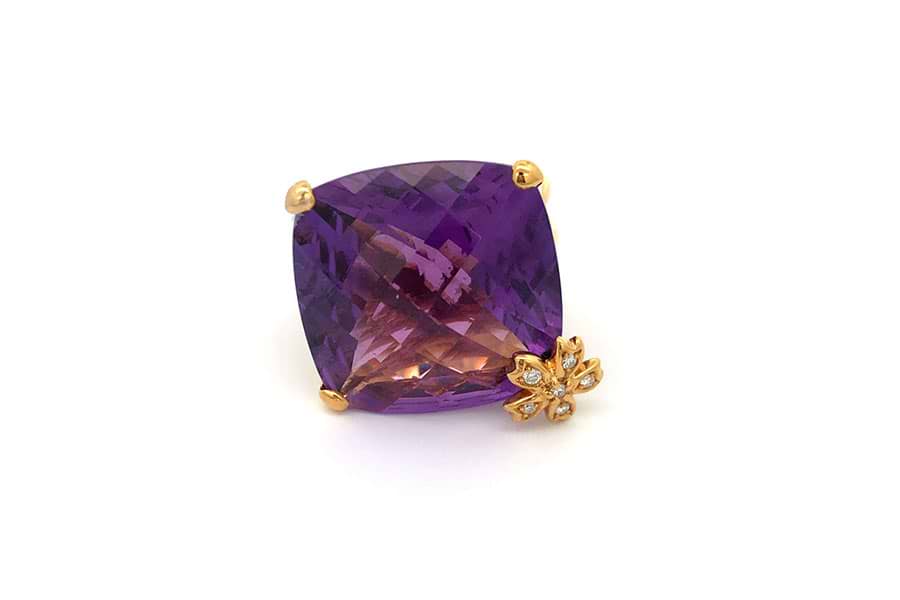タサキ リング K18 約9号 アメジスト25.70ct ダイヤ0.05ct の買取実績 