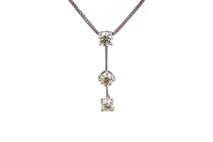 ネックレス Pt900,Pt850 全長約44.7cm ダイヤ0.529ct ダイヤ0.494ct  