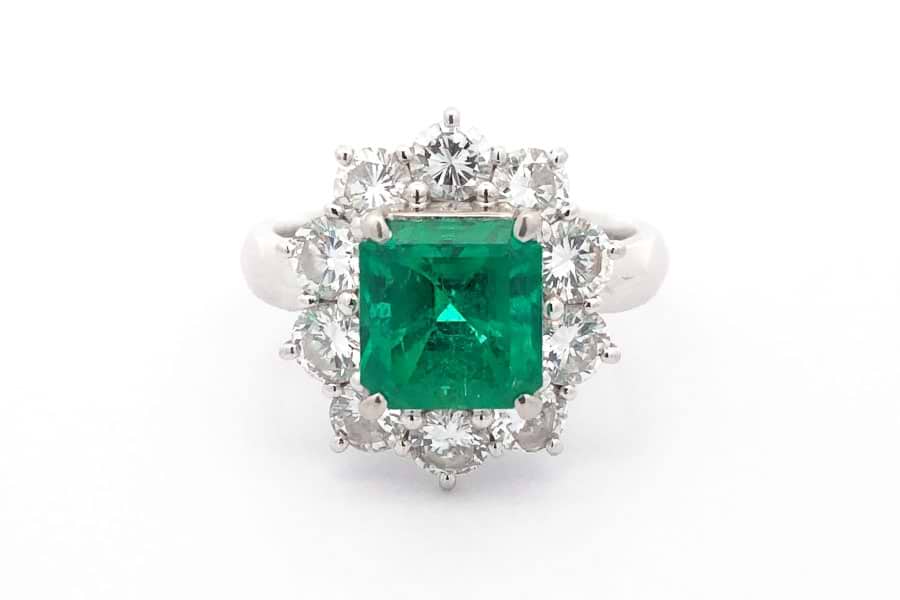 Pt900×エメラルド×ダイヤモンドリング E2.425ct MD1.603ct の