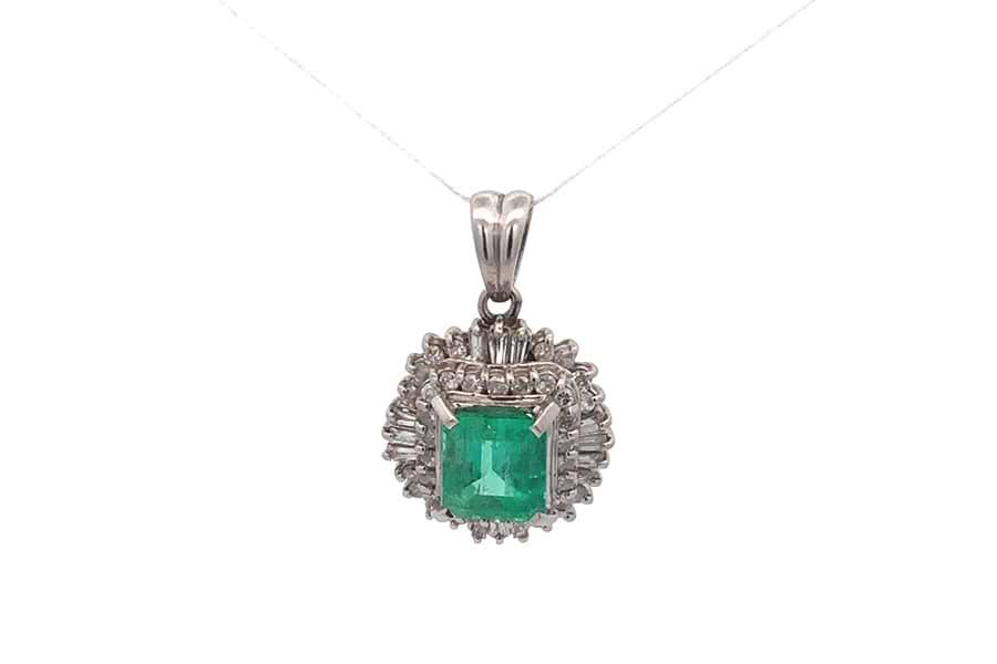 ネックレストップ Pt900 エメラルド1.47ct ダイヤ0.53ct の買取実績 
