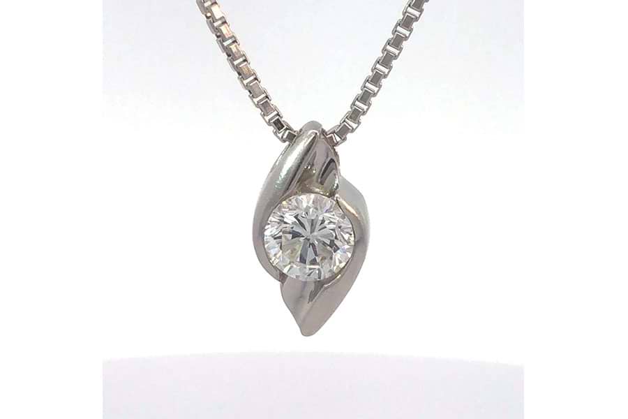PT900/PT850 サファイヤ ネックレス 1.01CT
