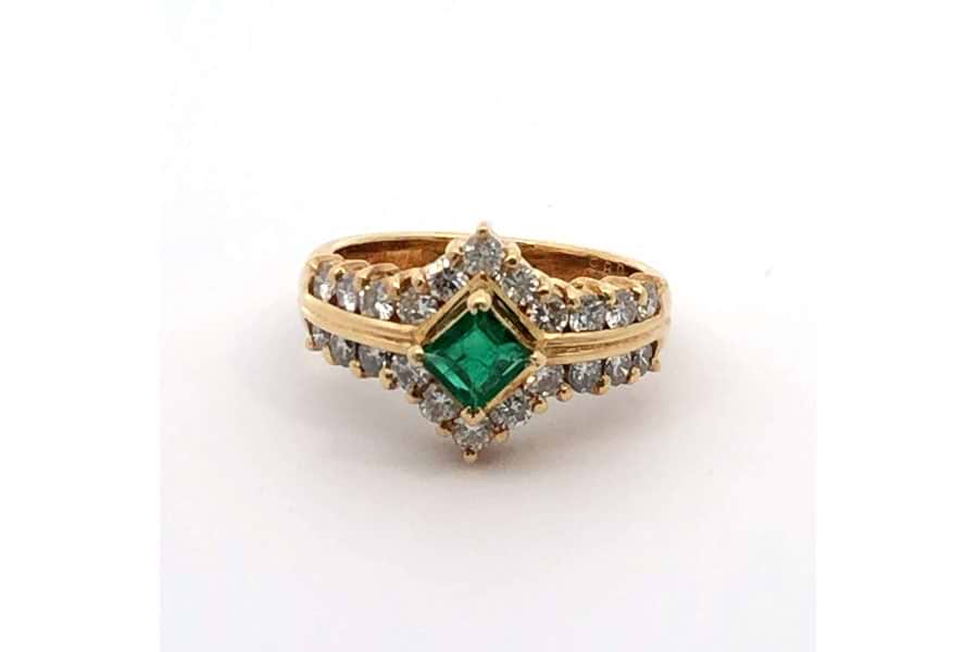 Pt900×エメラルド×ダイヤモンドリング E3.984ct MD1.73ct の買取