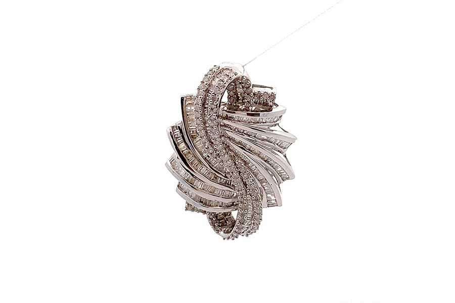 ネックレストップ K18WG ダイヤ2.50ct