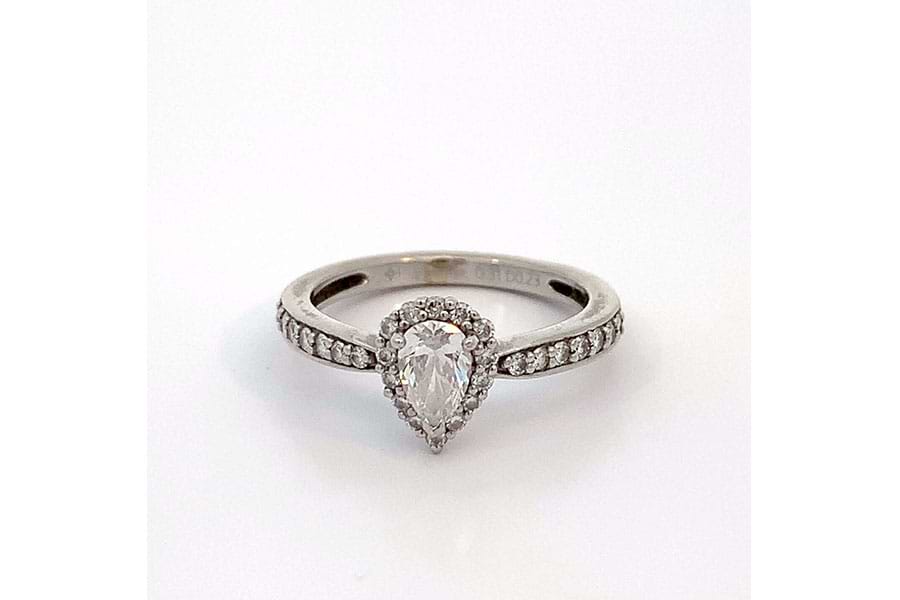 リング Pt900 約8号 ダイヤ0.31ct ダイヤ0.23ct