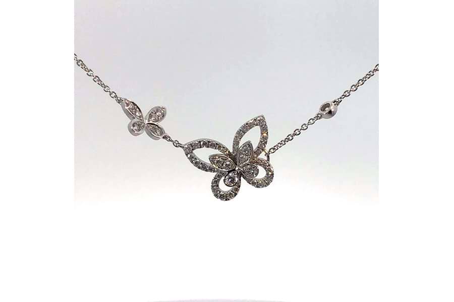 グラフ バタフライシルエット ダイヤネックレス Au750