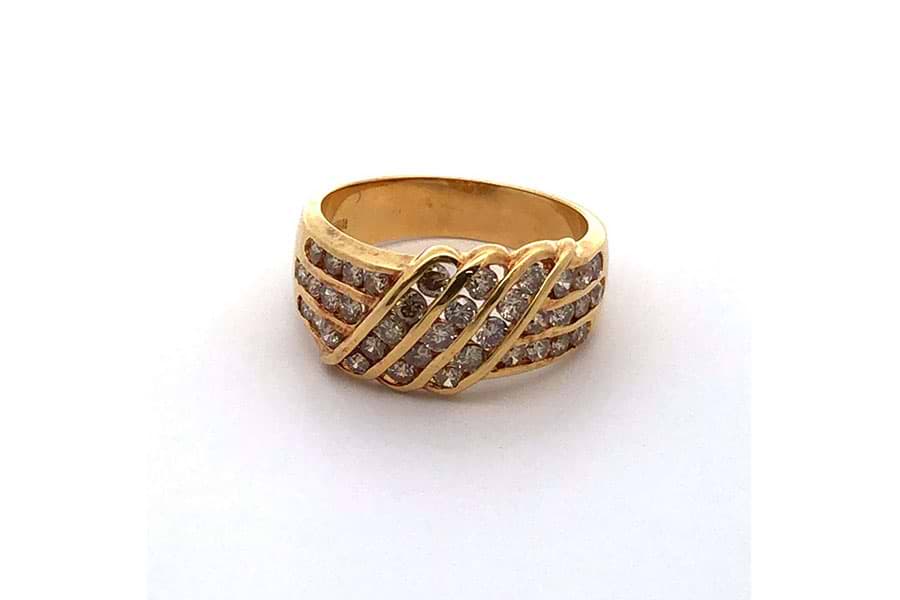 リング K18,Pm900 約10.5号 ダイヤ1.37ct ダイヤ0.53ct の買取