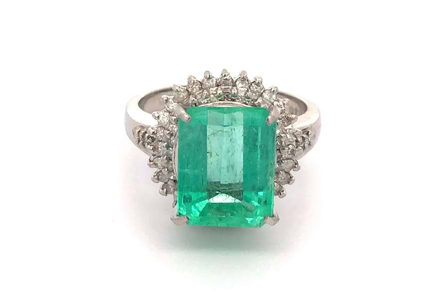 PT900 エメラルド リング 0.69CT 最終価格！エメラルドダイアリング  