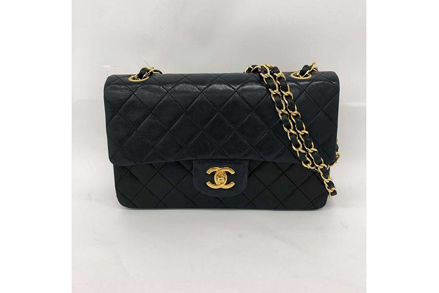 シャネル マトラッセ23 WフラップWチェーンショルダーバッグ