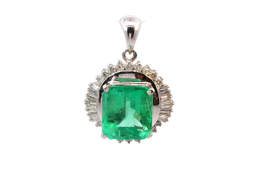 ネックレストップ Pt900 エメラルド5.91ct ダイヤ0.70ct$2 の