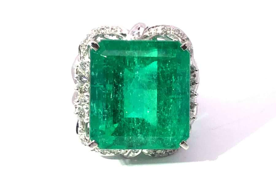Pt900×エメラルド×ダイヤモンドリング E20.02ct MD0.33ct の買取
