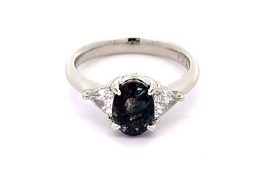 Pt900×アレキサンドライト×ダイヤモンドリング A1.72ct MD0.45ctの 